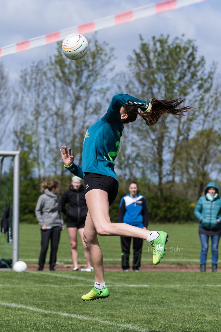 Bild 90 - Faustball Frauen Wiemersdorf